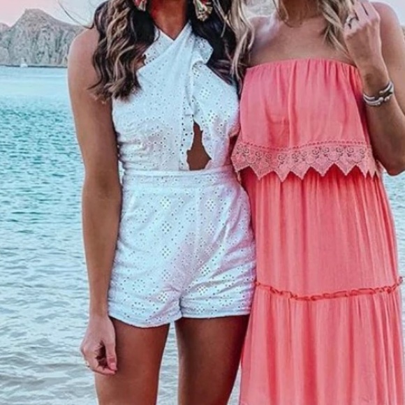 Pink lily white eyelet criss cross romper - Picture 6 of 11